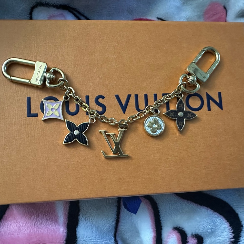 🎈SOLD🎈Louis Vuitton Spring street chain bag charm